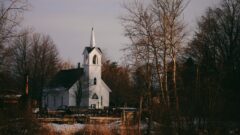 Should Young Pastors Prefer a Large or Small Church
